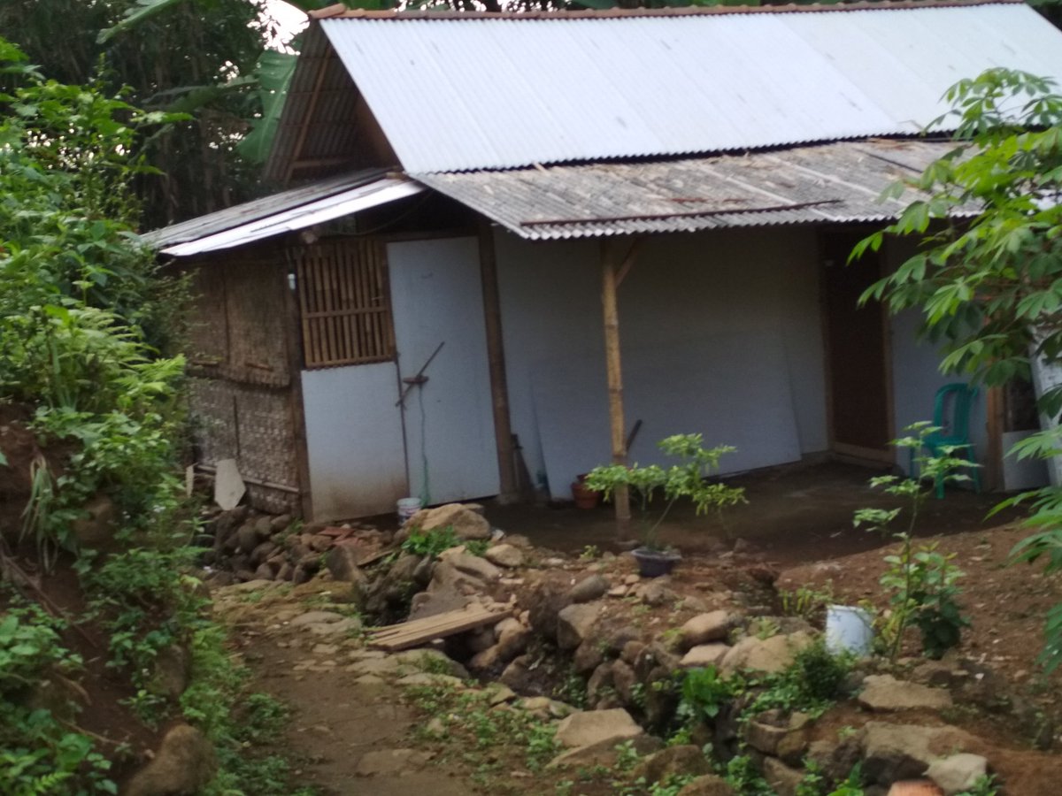 Pak Gub <a href="/ganjarpranowo/">Ganjar Pranowo</a> di Desa Karangnangka,Kedungbanteng,Banyumas ada warga kami yg belum mendapatkan jaminan dari pemerintah mulai dr KIS dsb, apakah harus masuk dalam PBDT dulu??