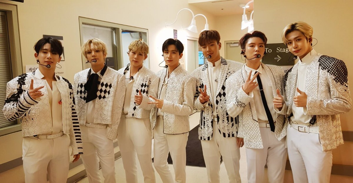 OfficialMONSTAX's tweet photo. [#MONSTA_X] 
2018 #MONSTAX WORLD TOUR 
<#THE_CONNECT> IN #NEWARK 🇺🇸

#몬스타엑스월드투어 #뉴어크
#MX_2ND_WORLDTOUR https://t.co/yjJ342yucK