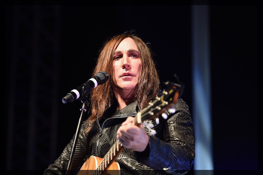 Congratulazioni a #ManuelAgnelli e ai suoi <a href="/weareafterhours/">Afterhours</a>, che hanno vinto il Premio Lunezia Rock d'Autore 2018 per il Valore Musical Letterario dell'album "Folfiri o Folfox"! 💜