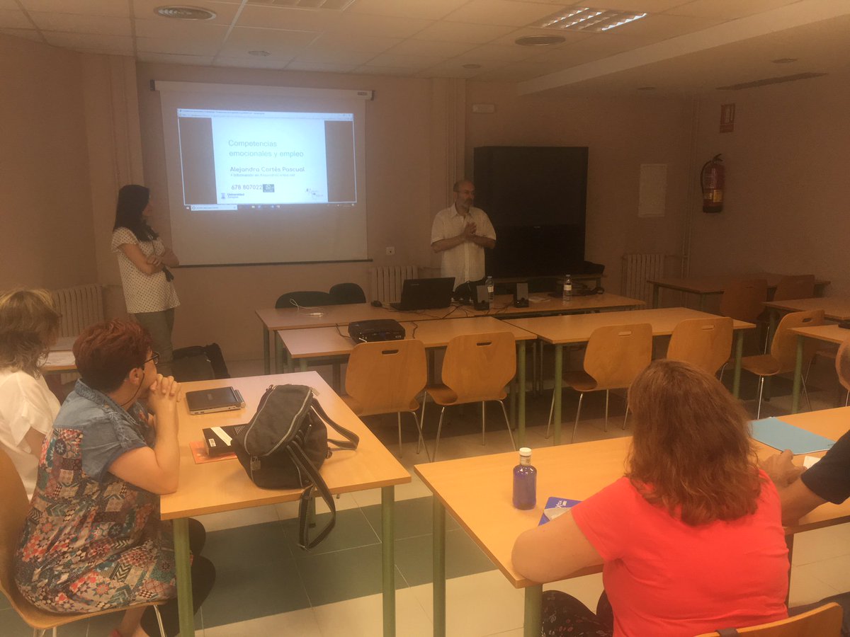 Hoy, se ha inaugurado el curso extraordinario de la <a href="/unizar/">Universidad Zaragoza</a> Verano de Zaragoza en nuestra localidad cuya temática trata de las Competencias emocionales y empleo. Alejandra Cortés Pascual y José Luis Soler Nages,  coordinarán este curso. #educacion #ejea