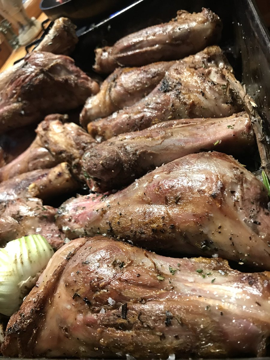 vicki_woods_au's tweet photo. Cooking school #Nelson #NZ w’a #MattDillow from #DeckCafe Lamb Shanks start to finish w’a #seifriedwines #zweigelt the grape originates in #Austria @luciahill @newietraveller @carolduncan @LindaDrummond @PereeW @bradjameswebb @nikolabowden https://t.co/mxojR7xGrh