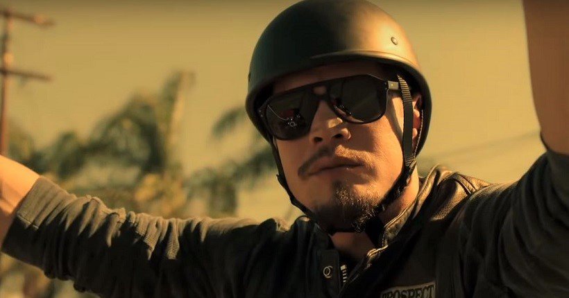 KonbiniFr's tweet photo. Entre grosses bécanes et trafic de drogue, l’anarchie règne dans le trailer officiel de Mayans MC https://t.co/bvvSYxeWcO https://t.co/C0VmWWNaTg