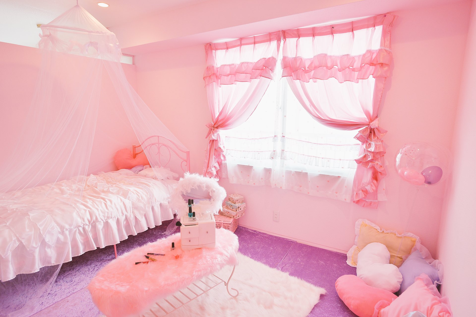 Reve コスプレスタジオ on Twitter "⭐️ブース紹介②⭐️ 女の子部屋🌈 ピンクが基調の可愛い女の子部屋になります🎀 もちろん