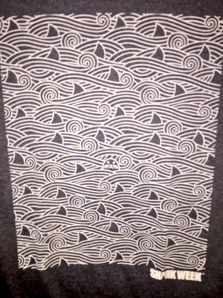 divefinatic's tweet photo. @DanielMMoore_ This t-shirt was part of the #sharkweekbox goodies https://t.co/iuH1biQjtn