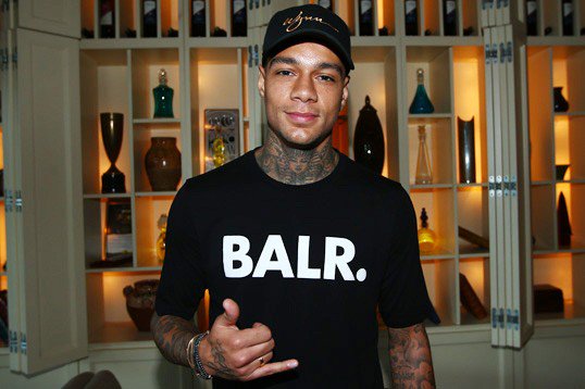 hoogte Demon AIDS MT/Sprout on Twitter: "Gregory van der Wiel verkoopt belang BALR.  https://t.co/DC382cdswF #nieuwsupdate https://t.co/YH4Po725TB" / Twitter