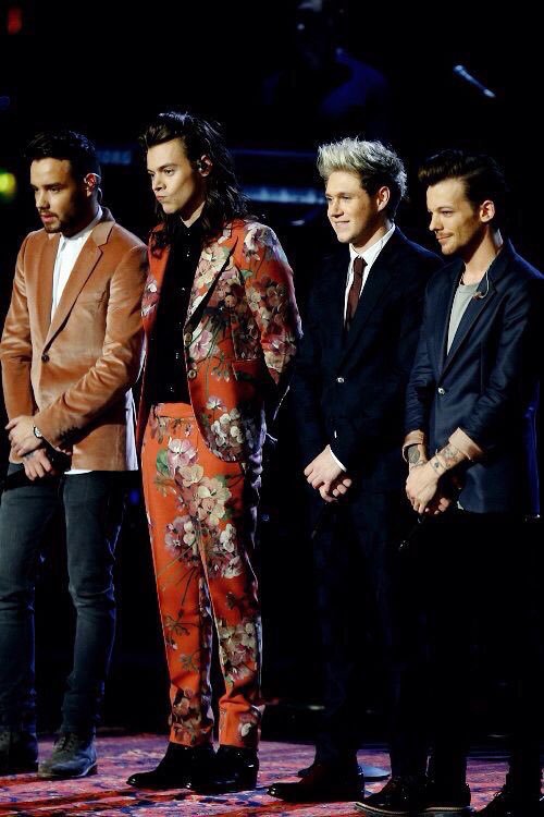 iejoniall's tweet photo. "Ohana" significa familia, y tu familia nunca te abandona, ni te olvida 

#8YearsOfOneDirection https://t.co/hl2eXojhuB