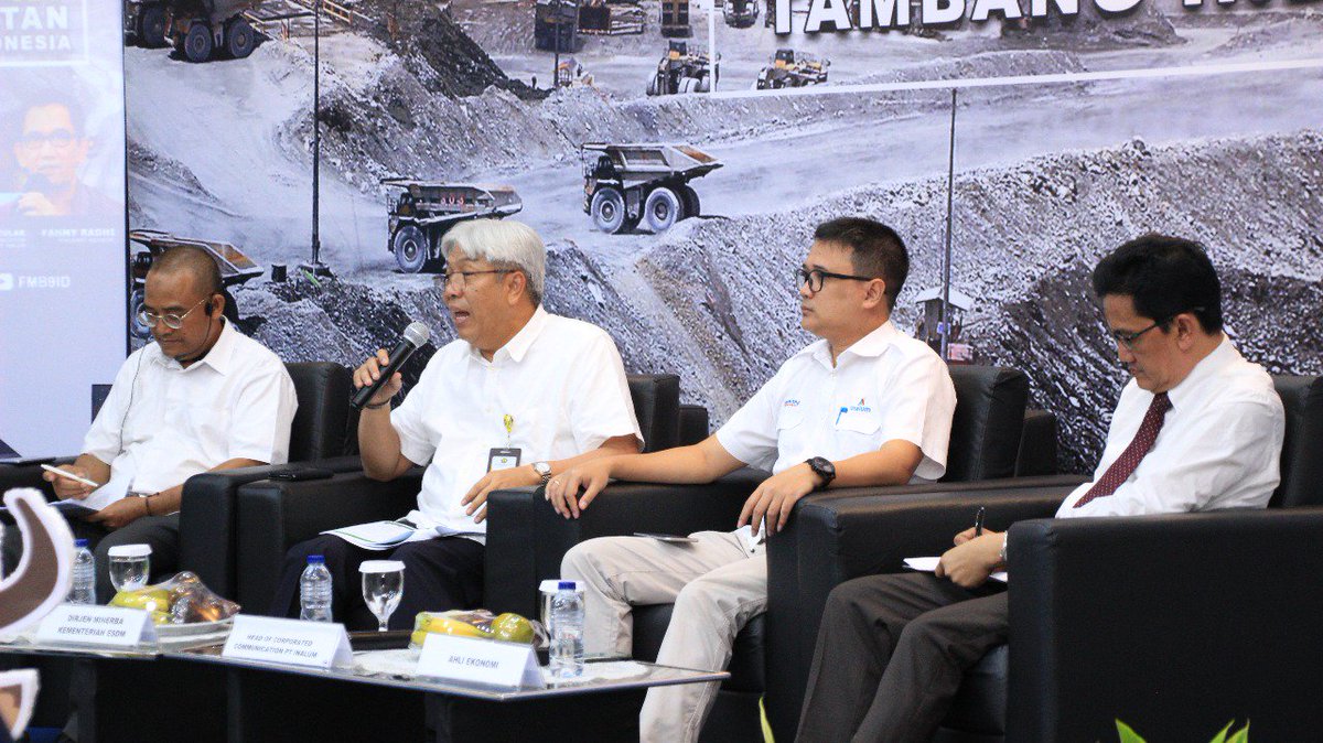 kangdede78's tweet photo. •Kita tidak bisa menunggu sampai 2021, karena sebelumnnya ada kesepakatan bahwa Freeport bisa memohon perpanjang 2x10 tahun dan Pemerintah tidak bisa menolak/menunda secara tidak wajar. Kalau kita hentikan, kemungkinan besar akan digugat di Arbitrase.
#DivestasiUntukKedaulatan https://t.co/wbtqyKqnaa
