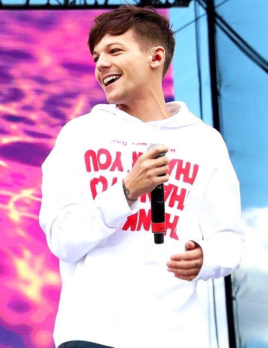 panda_dir's tweet image. #8thYearsOfOneDirection 
個々で活躍しているのはとても嬉しいのだがそろそろ再開して？
4人不足なの、すごく。