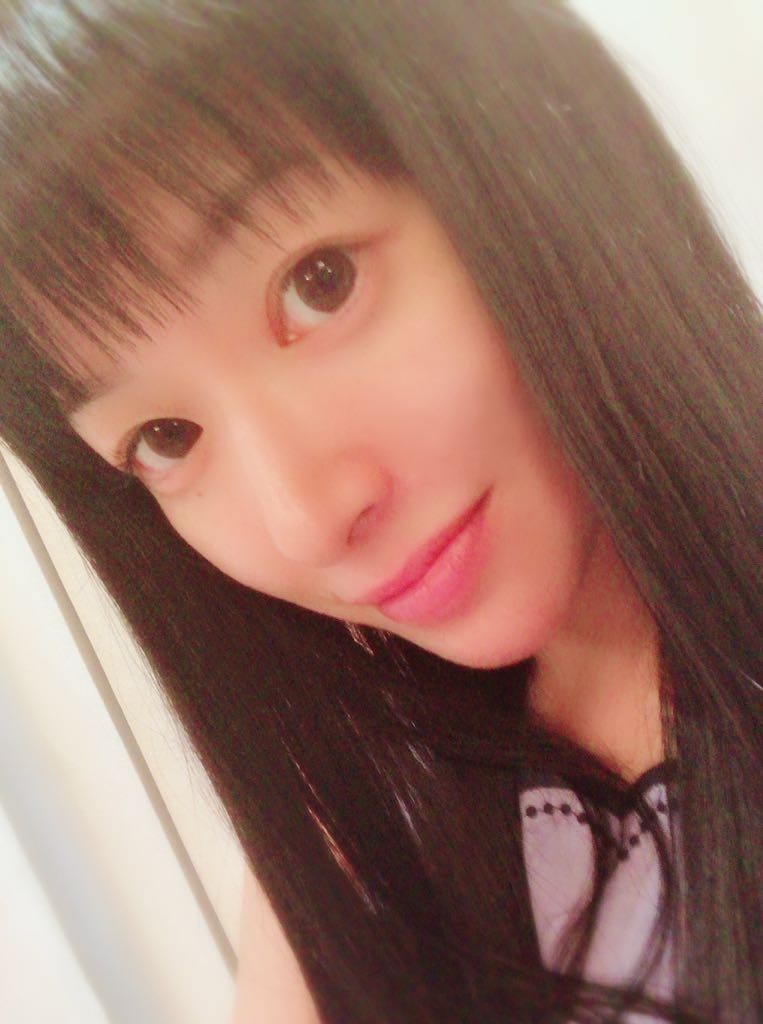 田中理恵 髪色と眉毛黒に戻しました 赤卒業 何年も赤だったから新鮮 似合ってるかな