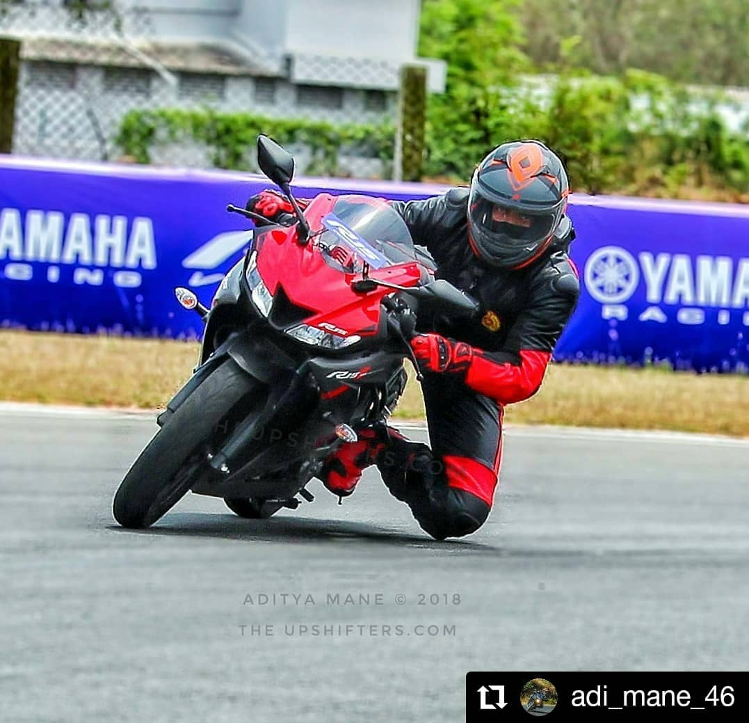 #Repost @adi_mane_46
That was my 1st Knee Drag on a Racing Track ❤
#AxorHelmets #mmrt #yamaharacing #yamahar15v3
#cornering #red #kneedragging #race #racetrack #bikersofindia #bikersofinstagram #bikerstyle #pulsarrs200abs #kneescrape #bestexperience #photographers_of_india