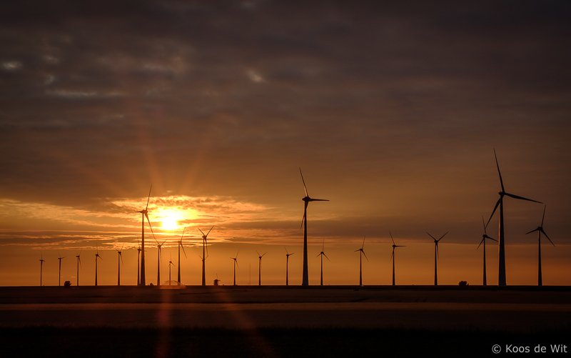 koosdewit's tweet photo. Sunset at Eemshaven #Eemshaven #Groningen #Netherlands https://t.co/fBqOjnfaAY https://t.co/yi48KrZS9t