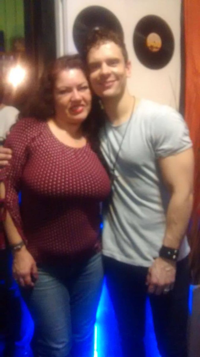MariaCiuni's tweet photo. Gracias por otra noche de musica,talento y simpatia!! Hasta la proxima!!! https://t.co/fnJX1tJh8f