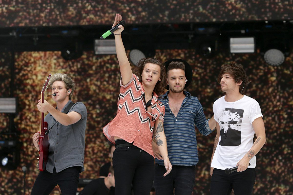 stuff_almighty's tweet photo. #8YearsOfOneDirection 
Я горжусь нашими мальчиками
Горжусь нашим фандомом, который продолжает бить рекорды и крушить все на своем пути (не важно сайт это, голосование или ютуб)
Горжусь теми, кто остался до конца, ни смотря ни на что
Мы одна большая семья ❤️ https://t.co/kEWgZIiUxv