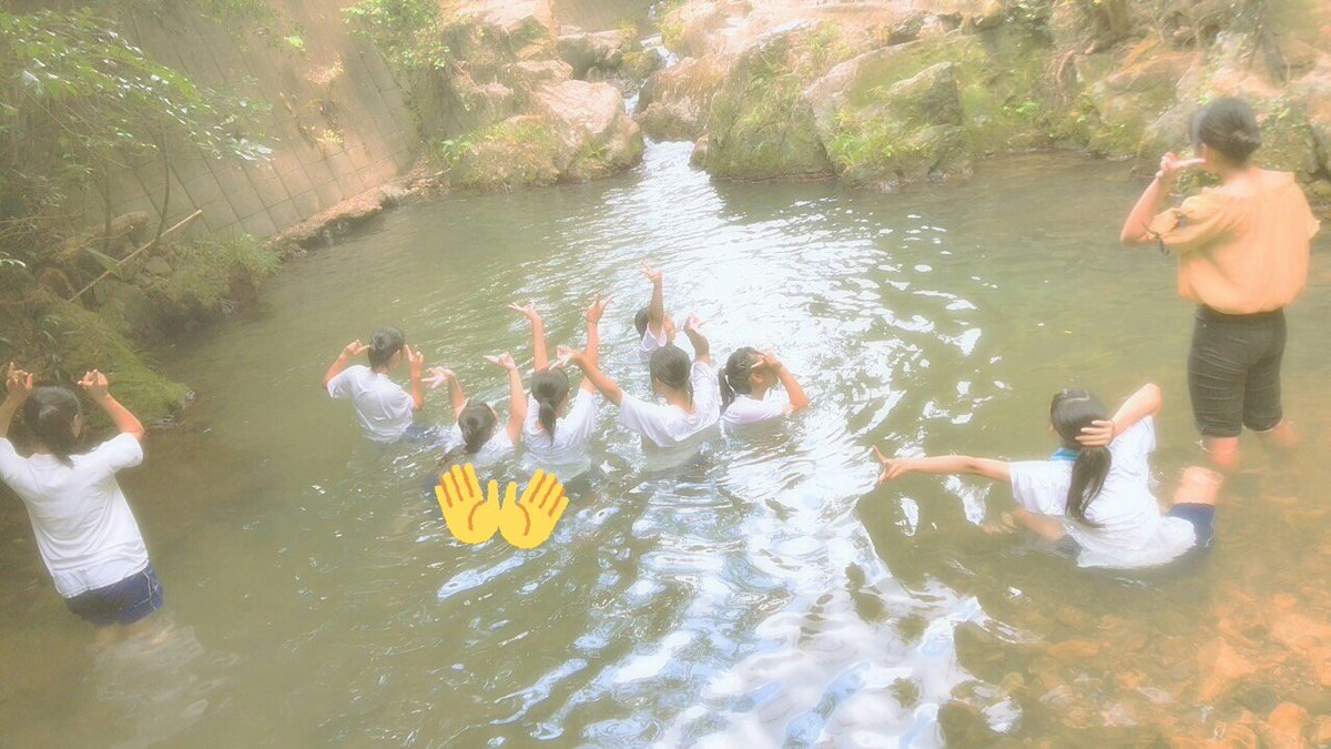 roba12031203's tweet photo. 今日は部活終わりにテニス部で川行った！����
ほんとに楽しくて仕方なかった！😳😳
みくとまりこ…w
引退前にいい思い出をありがとう(●´ω`●)

おとあ無事にチケット買えたね〜✌ https://t.co/5YpxizQXlI