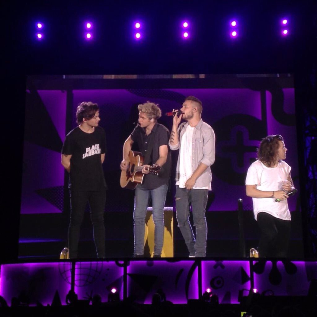 paintedromance's tweet image. #8yearsOneDirection ❤️