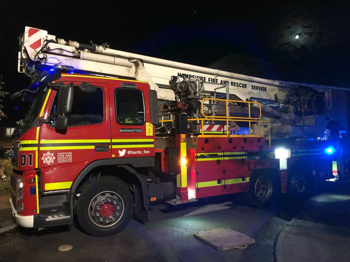 Rushmoor02's tweet photo. A few images from the roof fire attended by #GW02 #OnCall02 and other #TeamHants resources including @SurreyFRS last night #OneTeam @hfrs_control @Hants_fire https://t.co/oRm0UYzvlM
