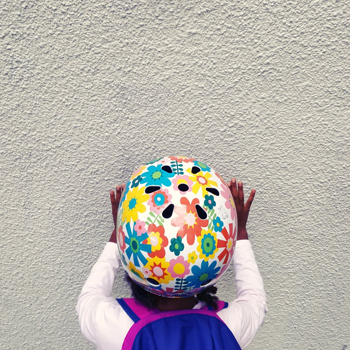 Mamandanslezef's tweet image. Casque de vélo, dis moi que je suis belle mamandanslevent.com/2018/07/23/cas…