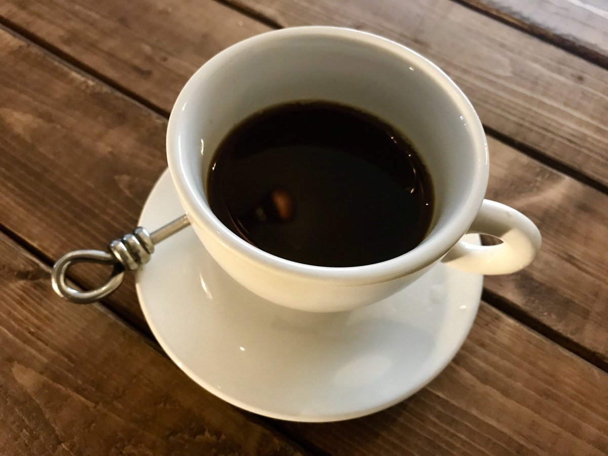 petitbrain's tweet image. 「大豆コーヒー」作ってみました！大豆をコーヒーと同じ方法で焙煎して出来上がり！少しきな粉みたいな甘い香りがして美味しいです！大豆なのでノンカフェインですし！！