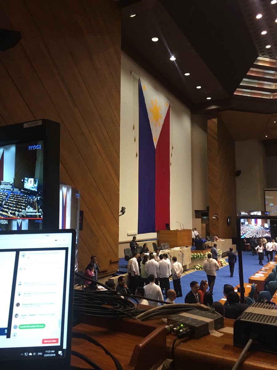bella_not_swan's tweet photo. #SONA2018  
#prodteam https://t.co/K7PfF40vGq