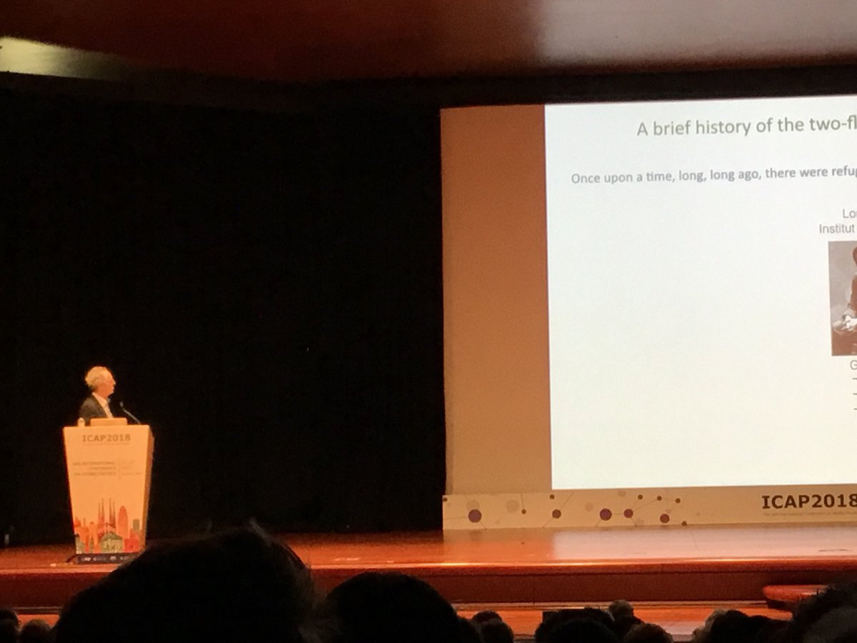 CommsPhys's tweet image. Jean Dalibard speaking at #icap2018 in Barcelona