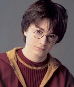 Harry_Potter_TM's tweet photo. 23 de Julio. Hoy cumple 32 años Daniel Radcliffe. 

Gracias por hacer nuestra infancia verdaderamente mágica ⚡️

https://t.co/GBcPR59YIs