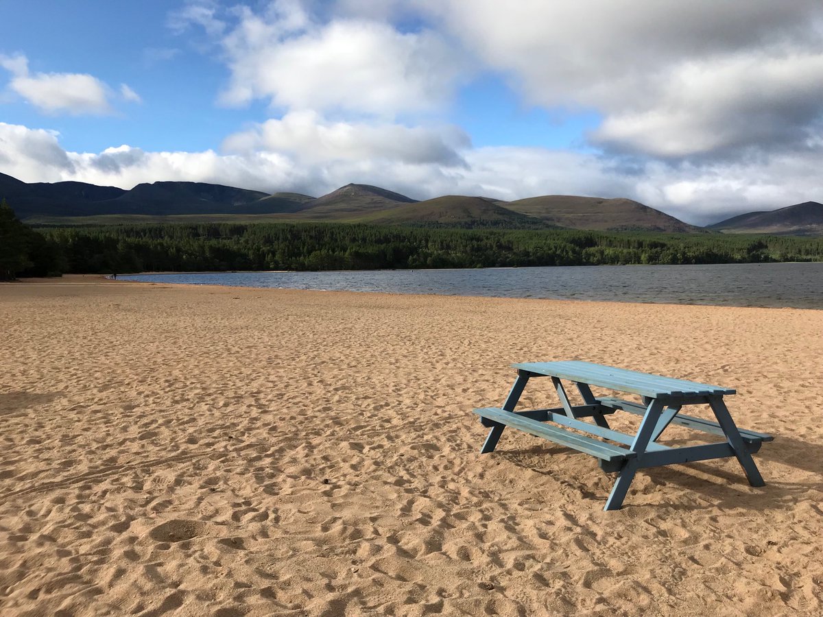 miphoni's tweet image. A loch in the mountains. Now do I keep my glasses on to enjoy the scenery or rather fully immerse into the water? #vacationproblems