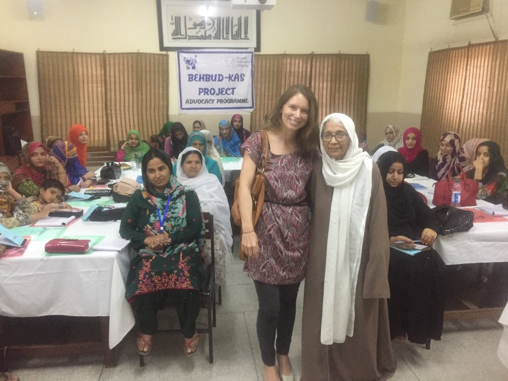 GERinPAK4youth's tweet photo. So for everybody who needs some #MondayMotivation: This lady is over 70 and still teaches women in #Rawalpindi in advocacy classes for the #Behbud organisation on health and legal issues and of course also about their right to cast their vote. So inspiring! #rolemodel https://t.co/w8pBmSxfZw
