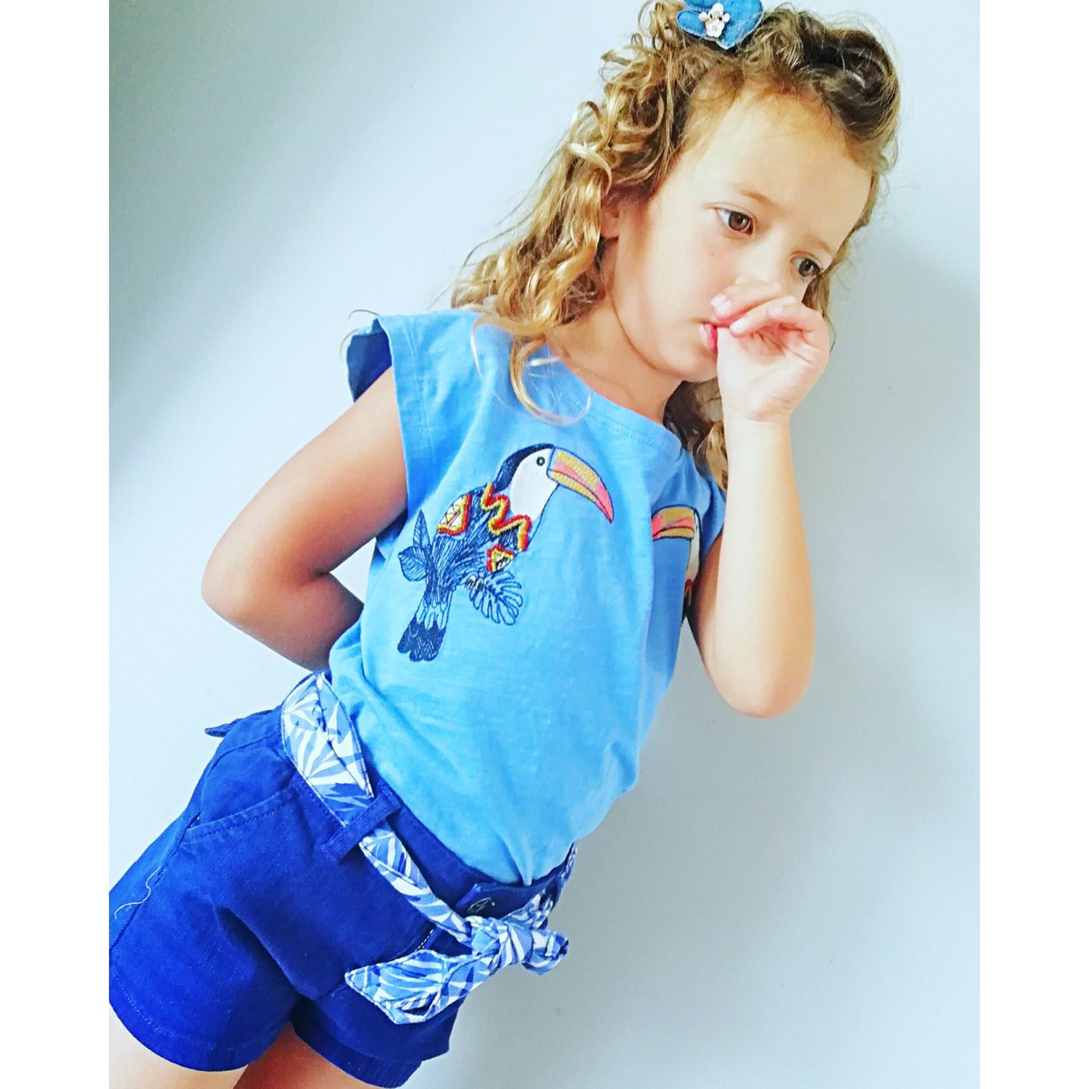 #tenuedujour d Inès. Elle adore les #perroquet  et moi aussi 😍#mode #look <a href="/tapealoeil/">Tape à l'oeil</a> @pueribourse