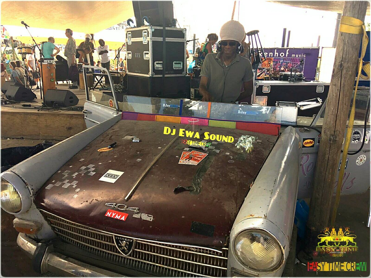 EasytimeCrew's tweet image. Check out the Car-Dj Booth 
#nijmeegsevierdaagsefeesten
Dj Ewa at @dekaaij in Nijmegen 
@easytime_crew #up 
vierdaagsefeesten.nl/programma/dj-e…
vierdaagsefeesten.nl facebook.com/djewasound/
facebook.com/pimskipromotio…

#reggae #nijmegen #nijmeegsevierdaagse #nijmeegsevierdaagse2018 #vierdaagse