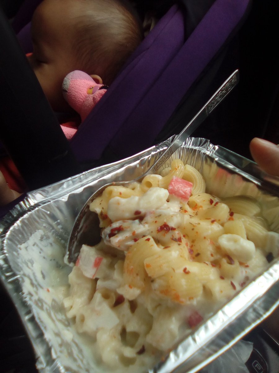 IMrssadeq's tweet image. Lunch treat....mac n cheese sambil tgu budak balik sekolah....