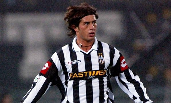 Happy birthday to former Juventus and Italy midfielder Alessio Tacchinardi, who turns 43 today! 