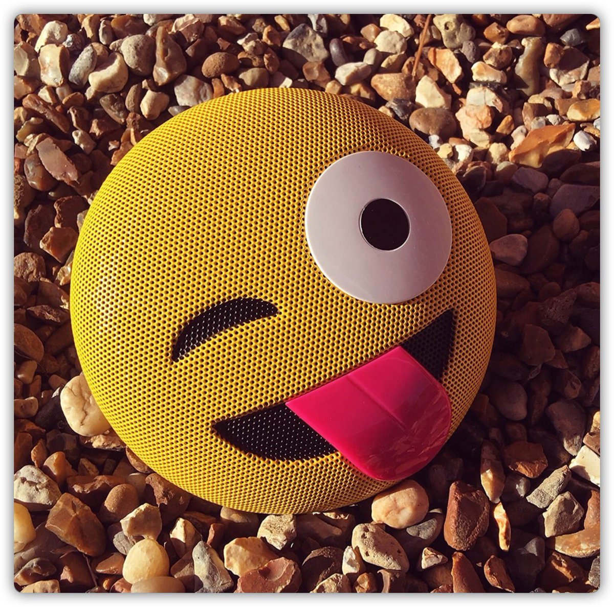 Resultado de imagen para parlante emoji ym-032