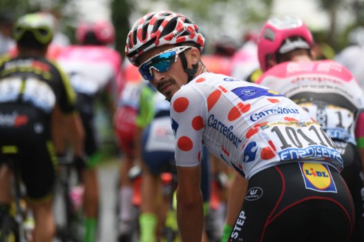 PrixAntargaz's tweet photo. 💪 RT si tu penses que @alafpolak est le combatif de la 2ème semaine ! 
#PrixAntargaz - @quickstepteam https://t.co/epZsuhDTpt