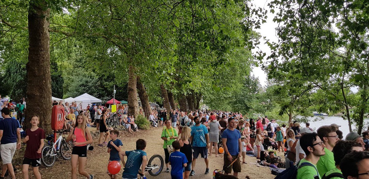 moved_average's tweet photo. Great Kingston "Dragatta" yesterday! Big thanks to @KingstonRotary @TheLensbury https://t.co/VcbGIsJTjH