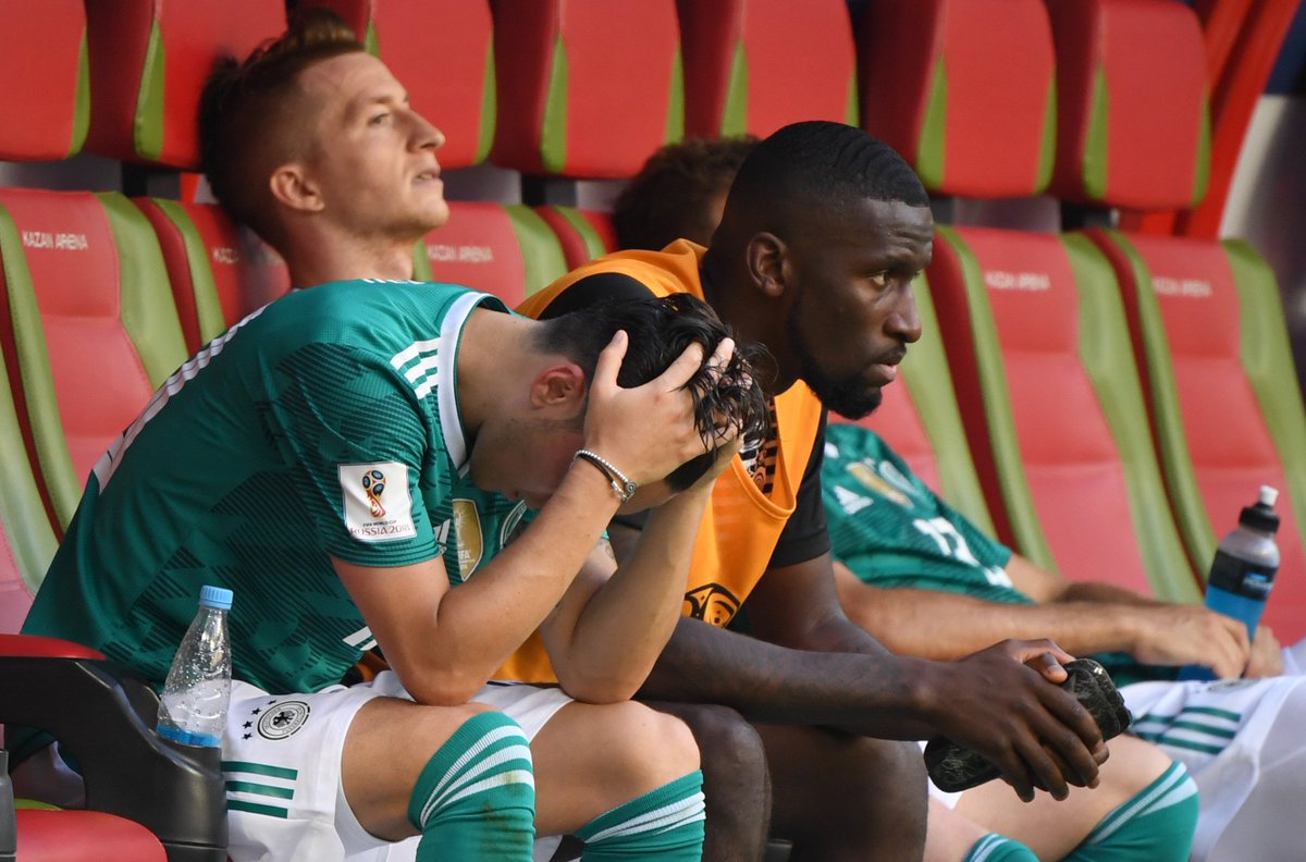 XHSports's tweet photo. Ozil quits German national team, disappointed by racism and disrespect 👉 https://t.co/xbcnY4MBnQ https://t.co/vcNLzZwrac