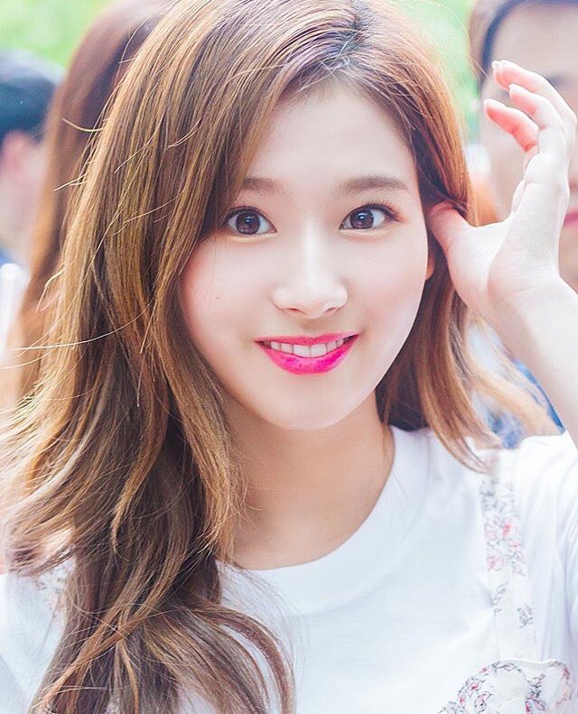 twice___one's tweet photo. てってれー🎶
指名もらいました
@ruka_95z_BTS 

#指名された人は好きな画像を貼って5人指名 

@bemw4 
@jimina_56 
@TWICESANA_dayo 
@sanakanatwice 
@BANTAN_ARMY_R https://t.co/WUoxlgvCw7