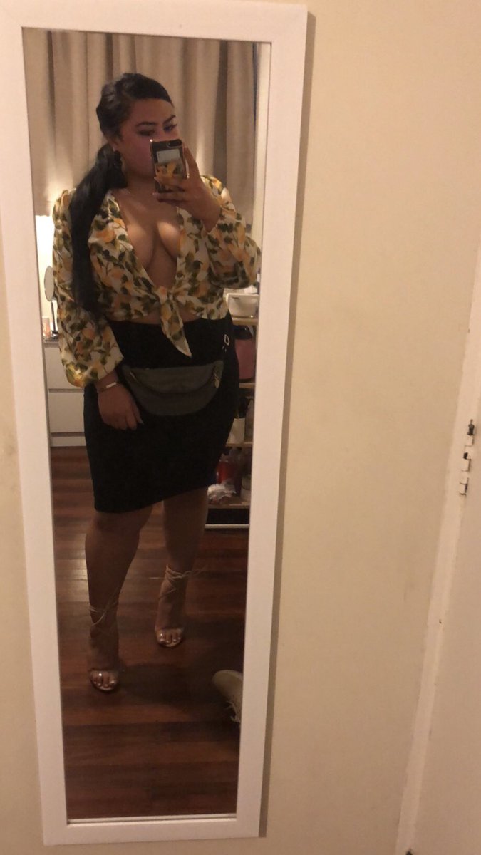 duhanamalia's tweet photo. Top from @boohoo #Lemonade🍋 https://t.co/Ewn92bFBtA