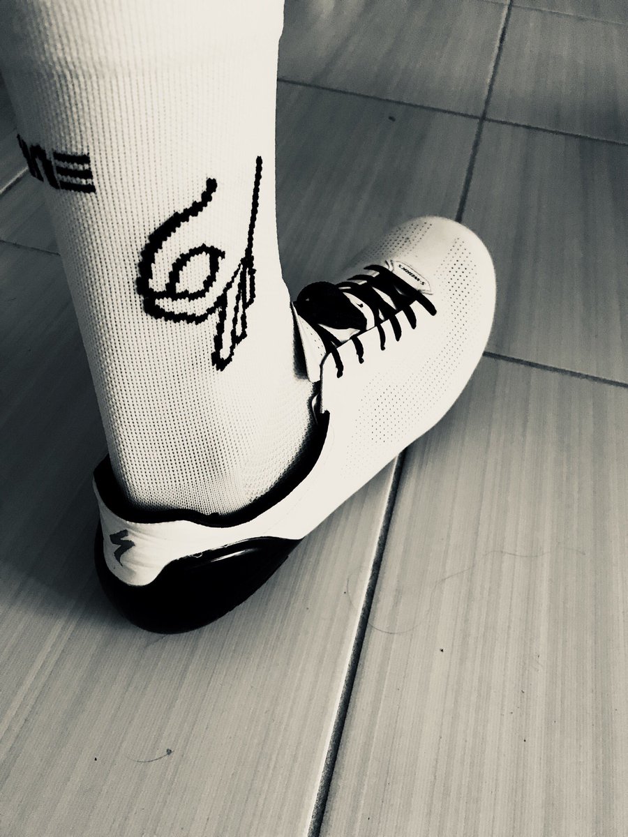 JuneCycling's tweet photo. Qui est joueur ? #junecycling #socks #french #game #joke https://t.co/WjXvugObpU