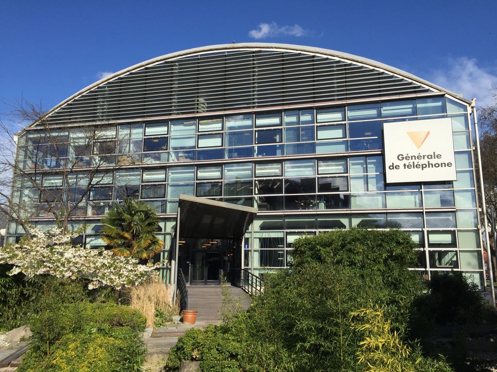 OrangeStoreOff's tweet photo. #MondayMotivation 
Bien commencer sa semaine, c'est se rappeler dans quelle belle aventure on s'est embarqué 🙂 GDT c'est :
🏘 plus de 200 points de vente
🙌 1700 collaborateurs
🌟30 millions de clients satisfaits
Bonne journée à #TouslessouriresGdt https://t.co/PMjfnUKe2R
