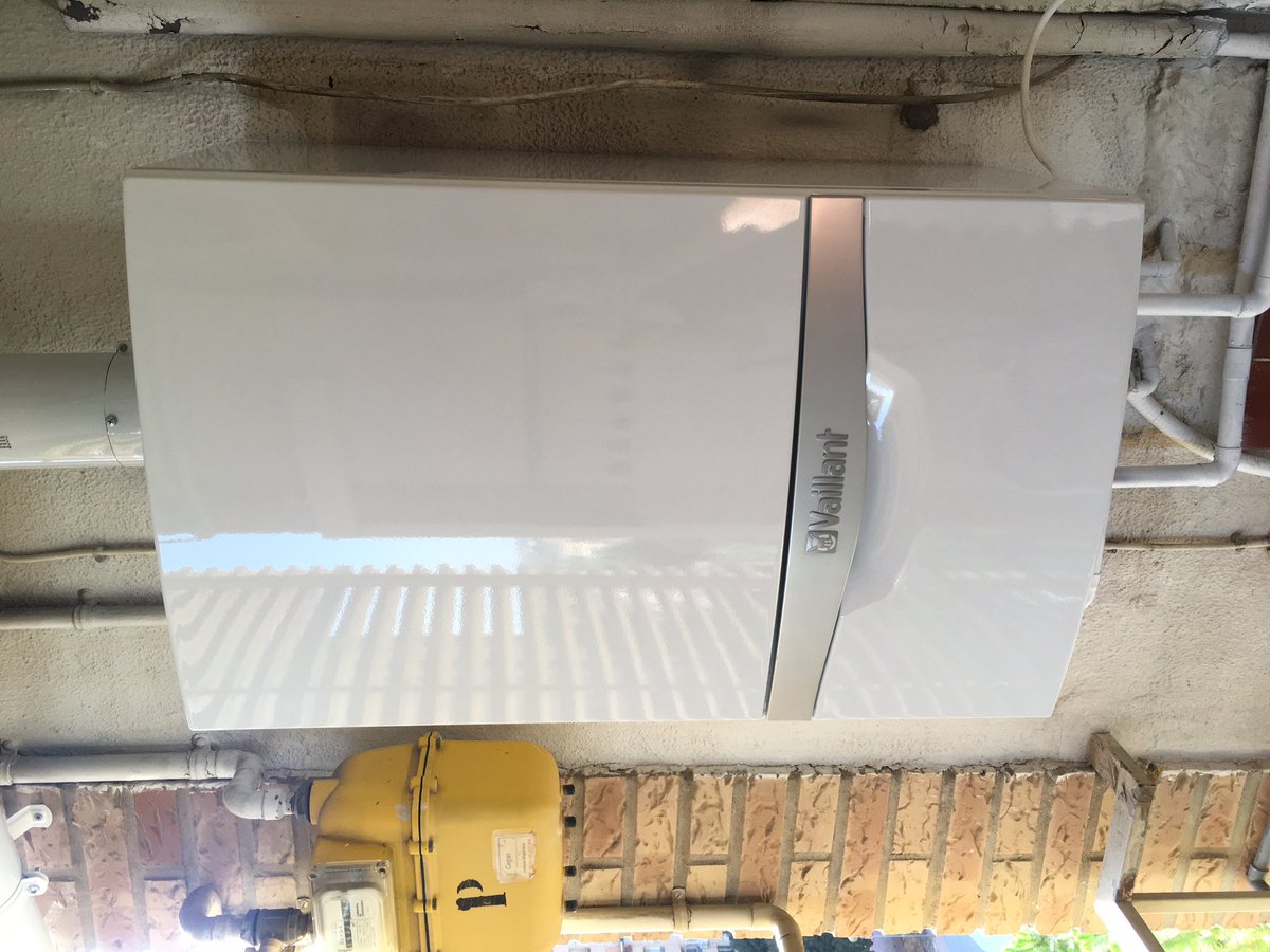 InstNavarroHnos's tweet photo. Nueva #caldera @Vaillant_es instalada en Valencia #EcotecPlus246 #calorMATIC370f #InstalacionesVaillant #descubreTuCalderaPerfecta #ConfortparamiHogar @vaillantuk https://t.co/cq6vSIY6Bb
