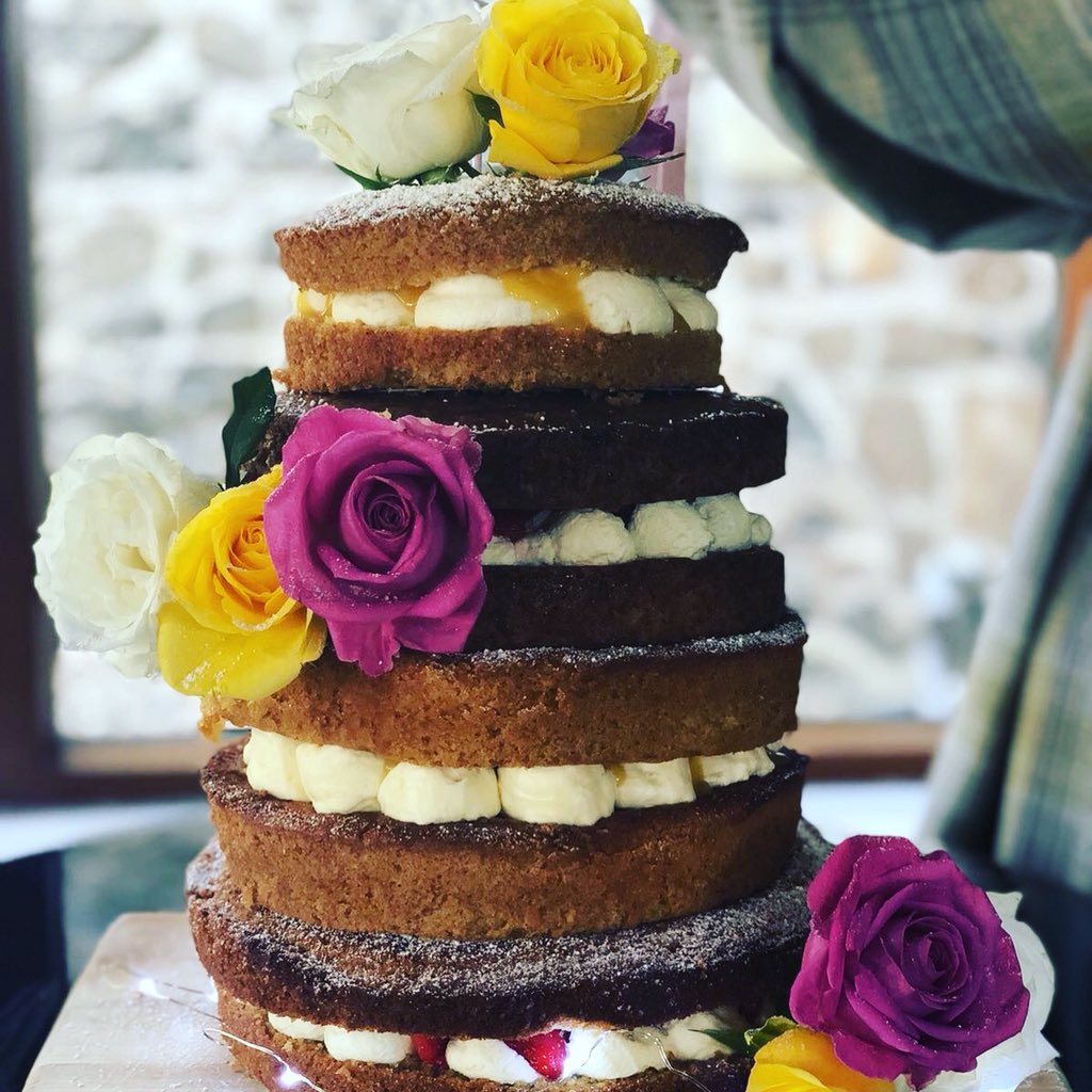 bakerbe07's tweet photo. Happy 70th Birthdays Ann and Alan. #birthdaycake #vegan https://t.co/gqbgEQbV1I