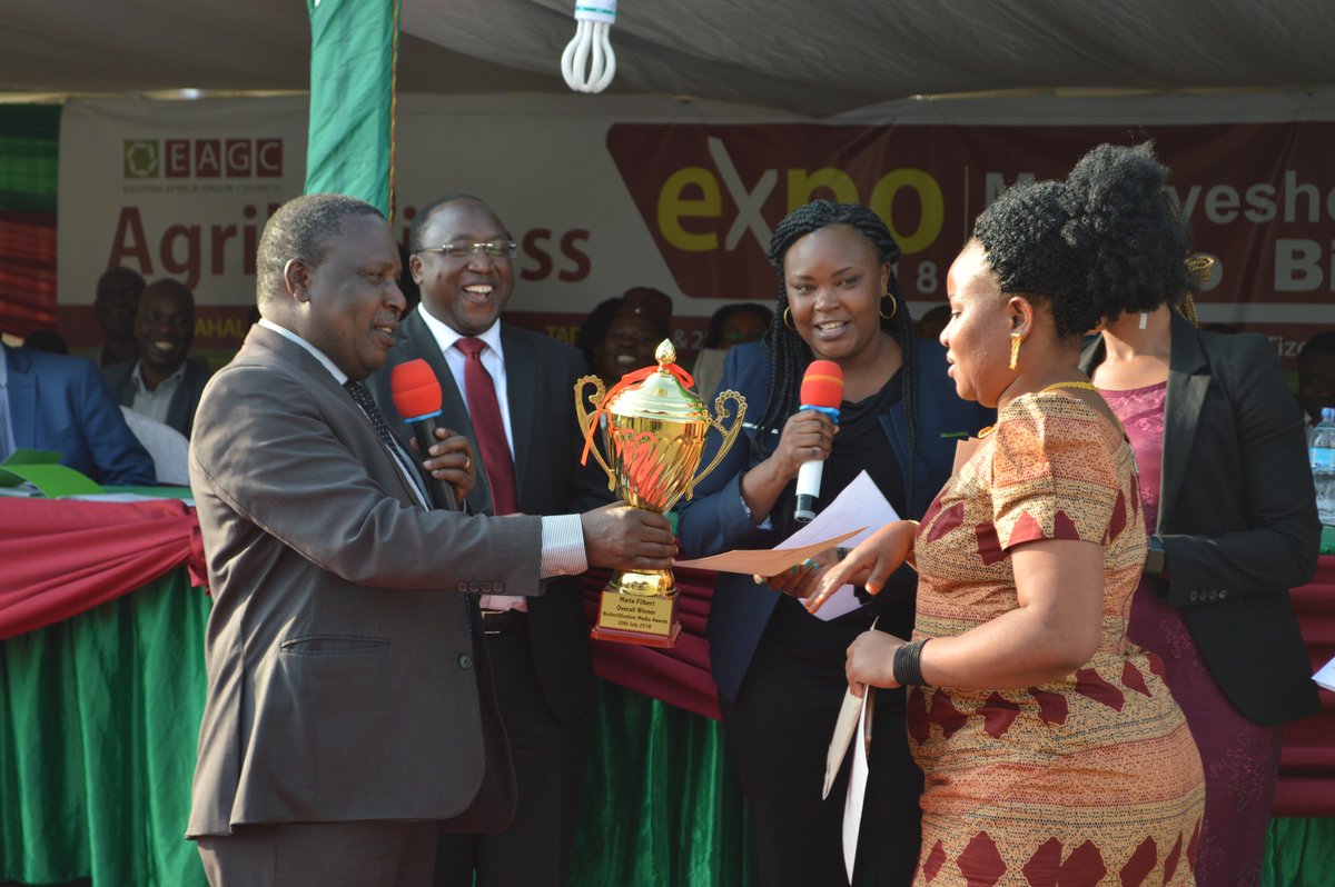 projectbnfb's tweet photo. @tanzaniagov Minister of Agriculture Dr. Charles Tizeba was the guest of honour at the #BNFB Biofortification Excellence in Journalism awards ceremony held on 20th July 2018 in Arusha #Tanzania  @Cipotato @joyce_maru @HarvestPlus @FARAinfo https://t.co/w51ZWFNMSX
