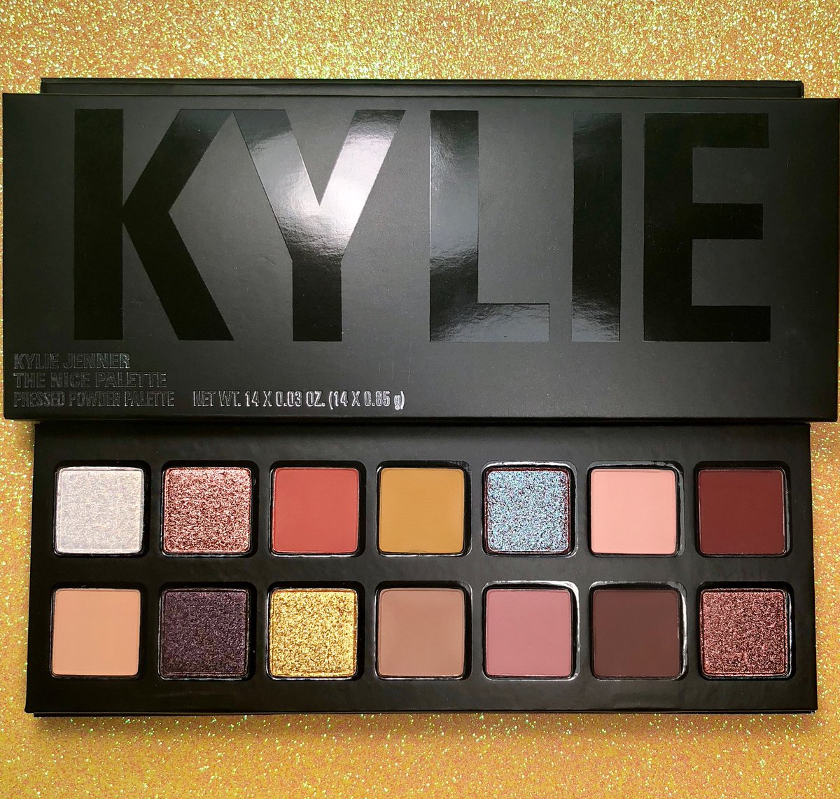 kyliecosmetics's tweet photo. NICE #Kyshadow Palette! ✨ These gorgeous shades are back in all-new black packaging tomorrow with the Kris Kollection! 🖤 https://t.co/zDuOWtoLX4