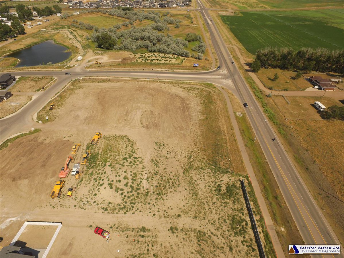 HamptonsMedHat's tweet photo. Construction equipment on site for Phase 4.  #medhat #hamptons https://t.co/KTqAch1Cj4