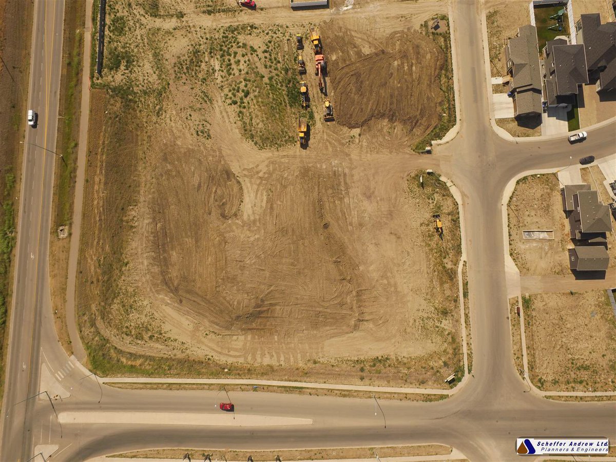 HamptonsMedHat's tweet photo. Construction equipment on site for Phase 4.  #medhat #hamptons https://t.co/KTqAch1Cj4