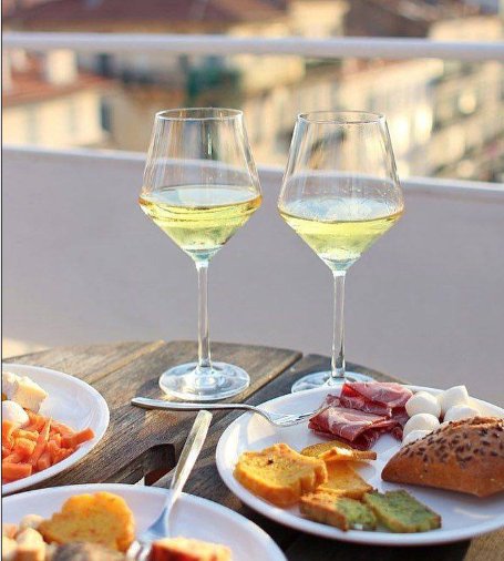 🍹 ROOFTOP | RDV tous les soirs à 18h30 pour l'apéritivo chez OKKO HOTELS !  😍 
📸 : @vittoriaottaviano 🙏 

#rooftop #rooftopcannes #okkohotelscannes #hotelcannes #hotellife