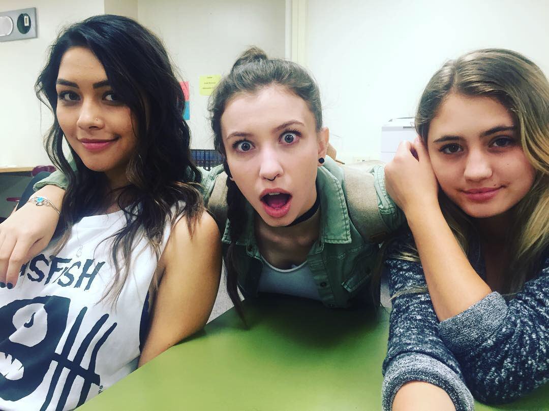 pinhataissues's tweet photo. #savetagged #savesweetvicious c’mon @netflix @hulu @YouTube give these queens a chance @JennKaytin @hannahemac to let their shows get the credit they deserve https://t.co/i1MTp23Jjv