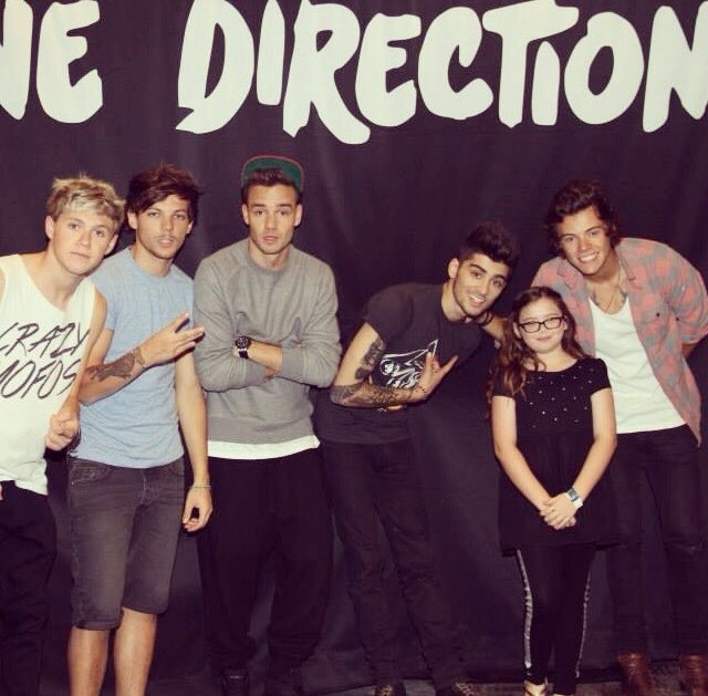 jinsluvaffair's tweet image. In honor of #8thYearsOfOneDirection  I decided to bring this gem back. I look extremely nervous in this picture but it’s ok 🤩🤩🤩🤩