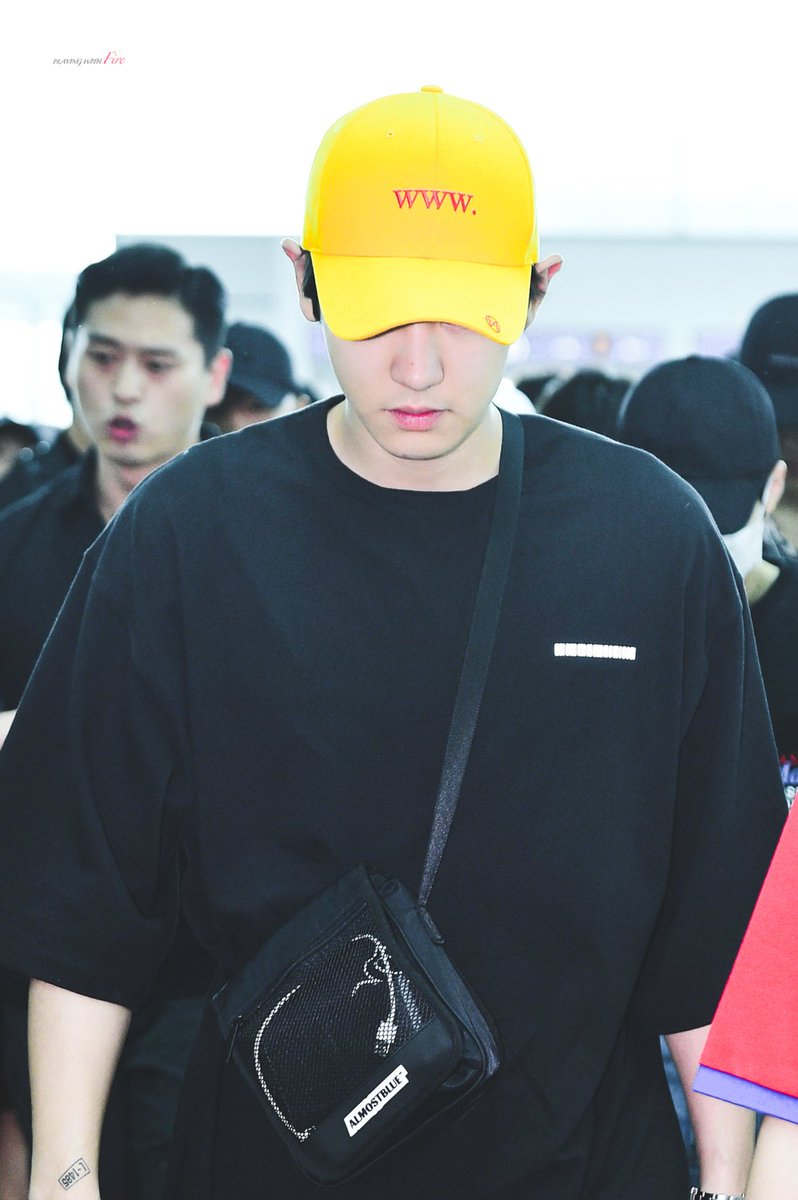 chanyeol pics tweet media