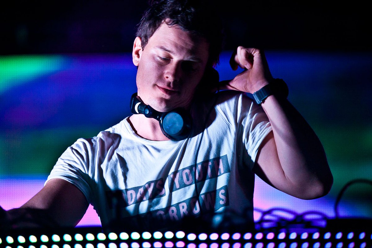 VCL_Clubbing's tweet photo. Fedde Le Grand - Darkl...-#VirtualClubbingLife #VCL #FeddeLeGrand #309 #DarkLightSession...-https://t.co/lXhGtSNyWB https://t.co/PalsKeZwrP
